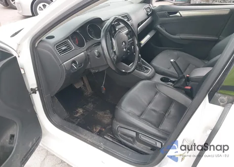 2017 Volkswagen Jetta 1.4T Se z USA, uszkodzony, nr VIN 3VWDB7AJ0HM251800